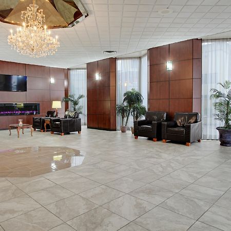 Travelodge By Wyndham Lloydminster Exteriér fotografie