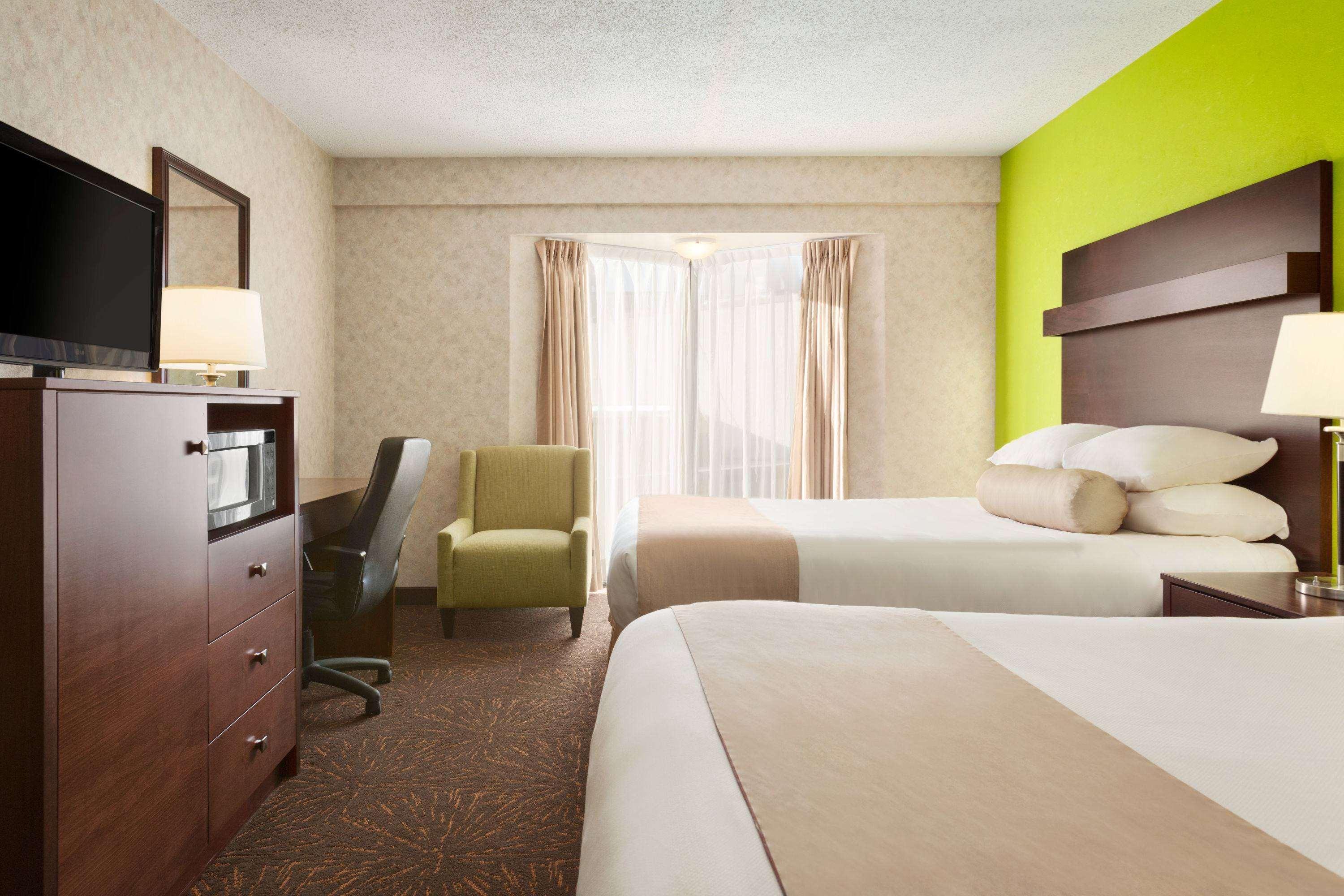 Travelodge By Wyndham Lloydminster Exteriér fotografie