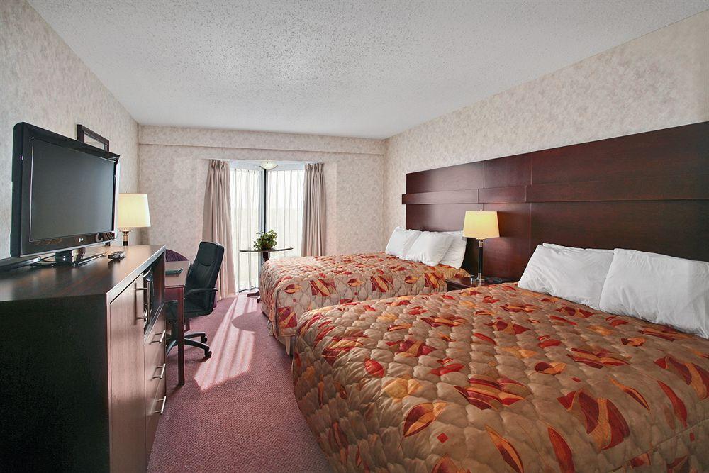 Travelodge By Wyndham Lloydminster Exteriér fotografie
