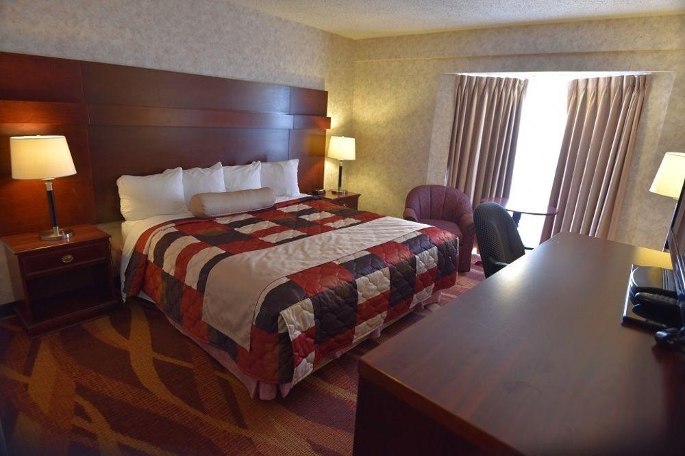 Travelodge By Wyndham Lloydminster Exteriér fotografie