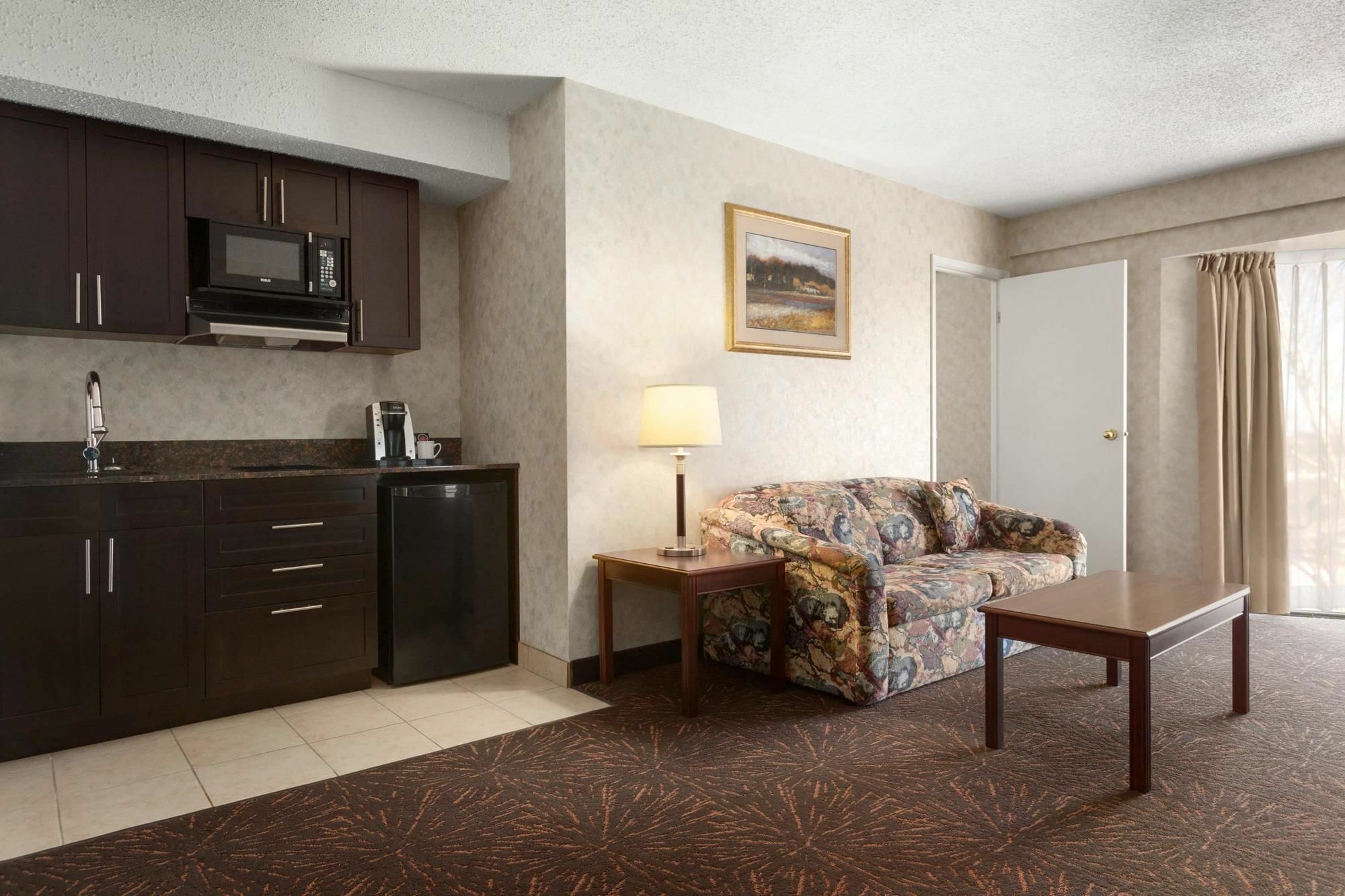 Travelodge By Wyndham Lloydminster Exteriér fotografie