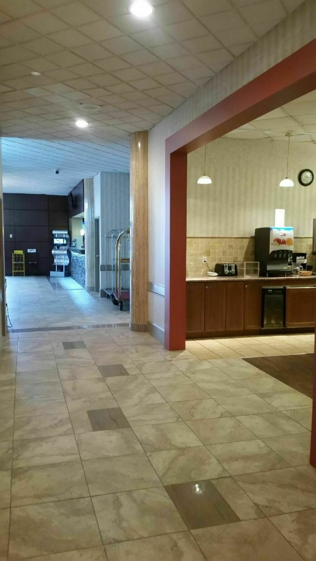 Travelodge By Wyndham Lloydminster Exteriér fotografie